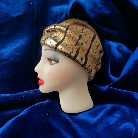 Lady Head Brooch Harlequin Cloche Wrap Hat Art Deco Flapper Acrylic Vintage 90s. - Picture 1 of 12